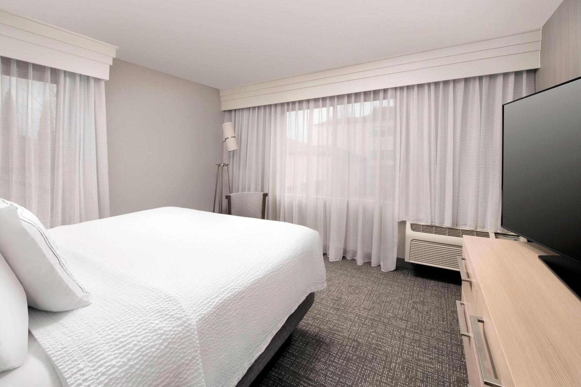 Готель Courtyard By Marriott Portland Гіллсборо Екстер'єр фото